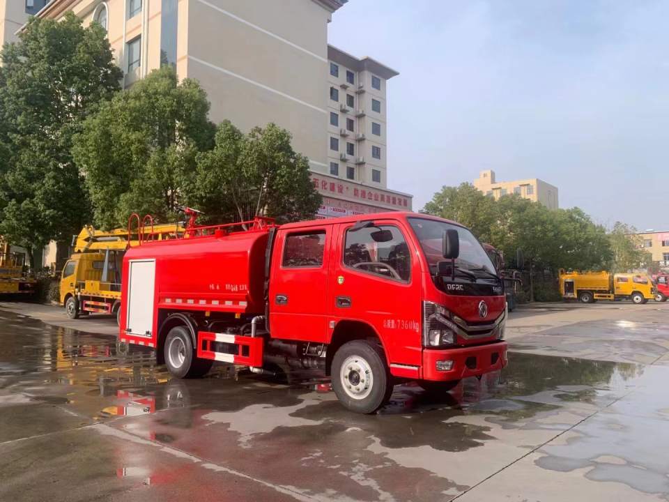 東風雙排座4噸消防灑水車（國六）