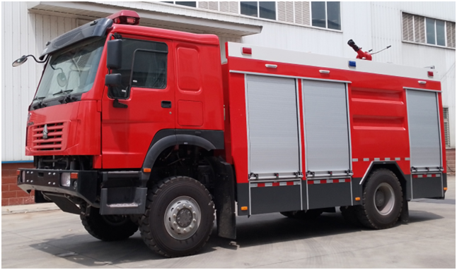 重汽6噸四驅(qū)越野水罐消防車